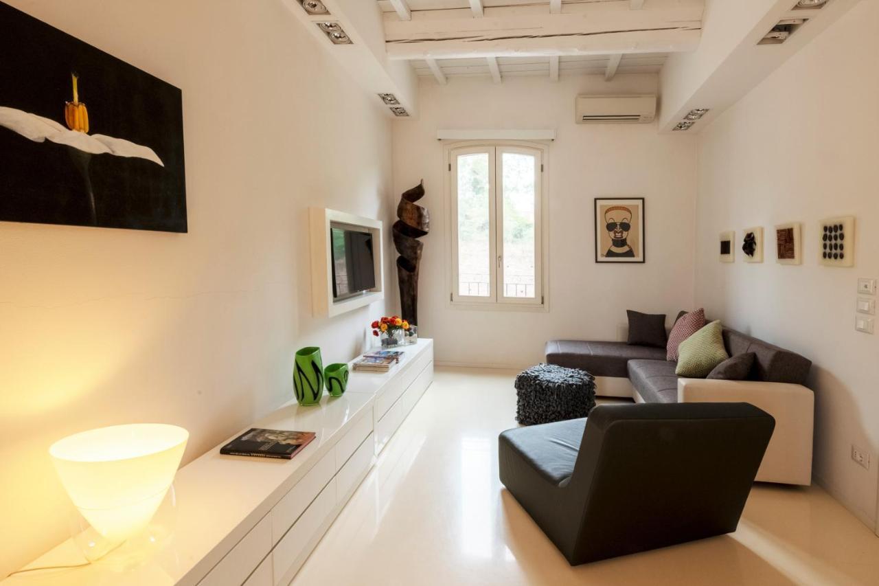 Charming Flat In Centro A Ferrara Con Posto Auto Villa Exterior foto