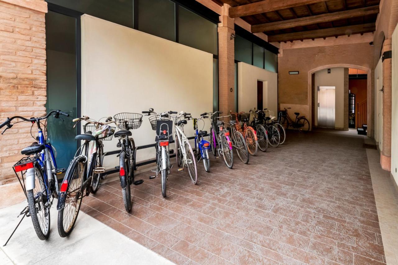 Charming Flat In Centro A Ferrara Con Posto Auto Villa Exterior foto