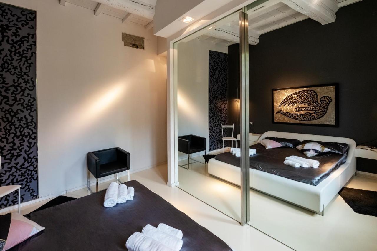 Charming Flat In Centro A Ferrara Con Posto Auto Villa Exterior foto