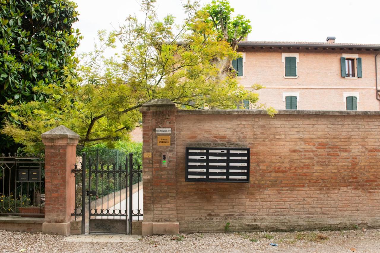 Charming Flat In Centro A Ferrara Con Posto Auto Villa Exterior foto