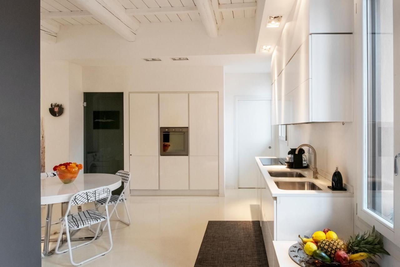 Charming Flat In Centro A Ferrara Con Posto Auto Villa Exterior foto